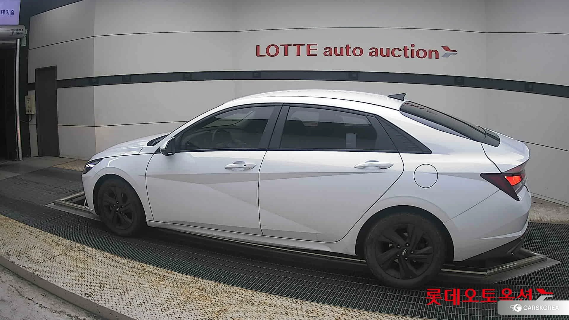 Hyundai Avante Hybrid 2022 Polar White из Кореи, фото 2