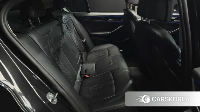BMW 5 Series (G30) 2019 Серый из Кореи, фото 2