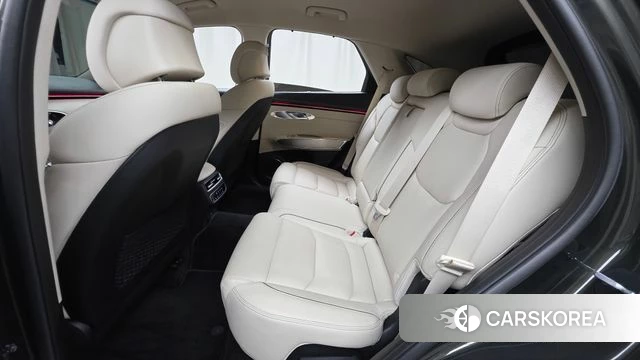 Genesis GV70 2025 Темно-зеленый из Кореи, фото 2