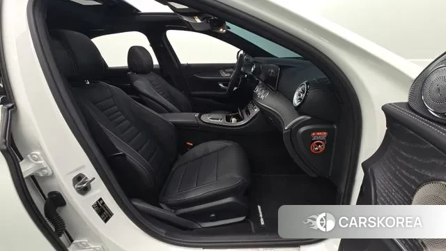 Mercedes-Benz E-Class W213 2022 Белый из Кореи, фото 2