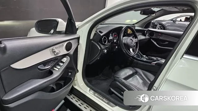 Mercedes-Benz GLC-Class X253 2018 Белый из Кореи, фото 2