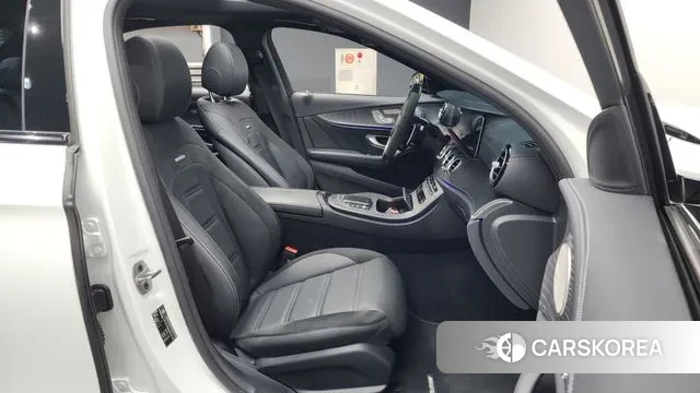 Mercedes-Benz E-Class W213 2023 Белый из Кореи, фото 2