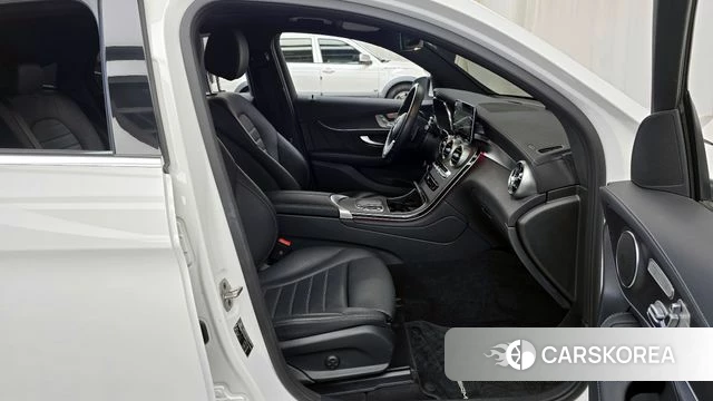 Mercedes-Benz GLC-Class X253 2023 Белый из Кореи, фото 2