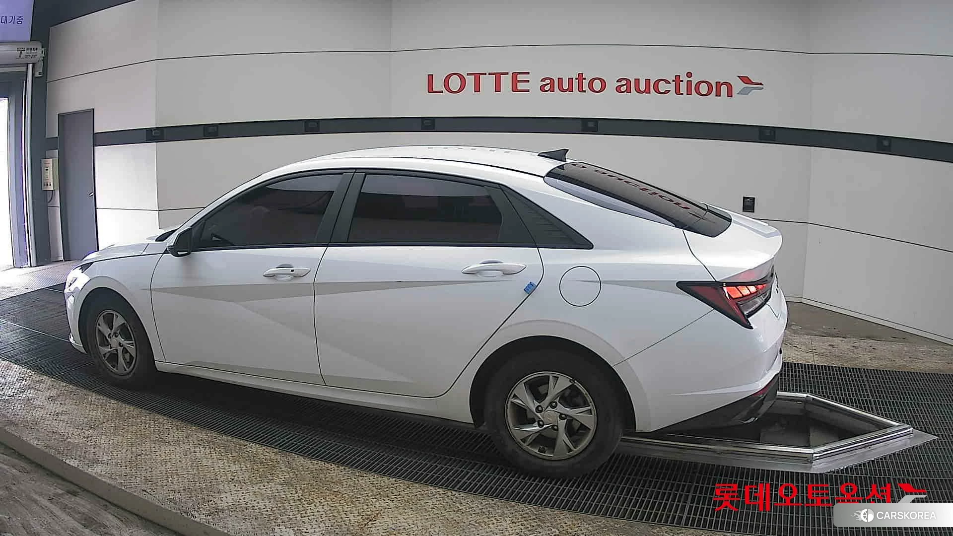 Hyundai Avante 2021 Polar White из Кореи, фото 2