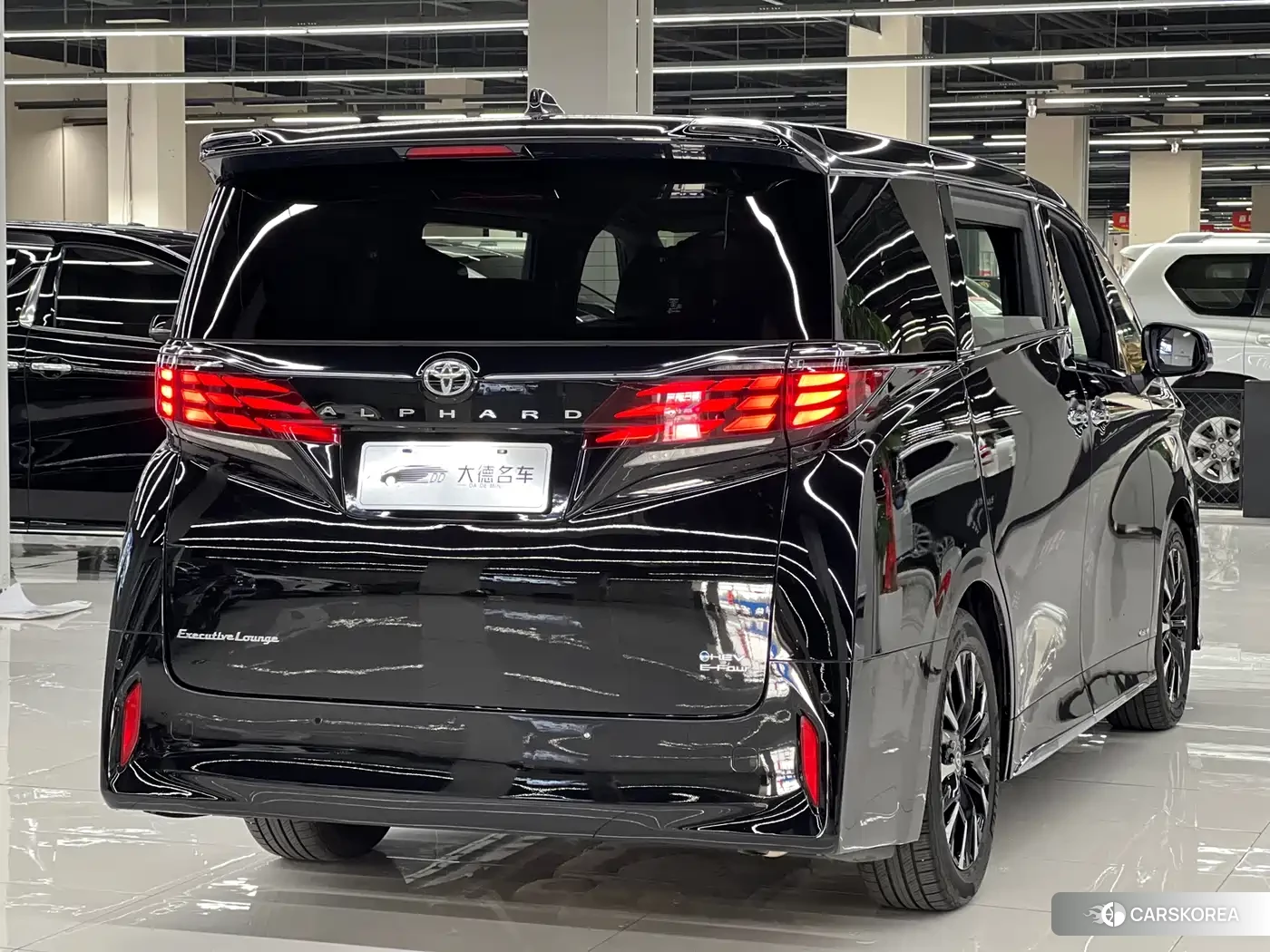 Toyota Elfa 2026 Черный из Китая, фото 2
