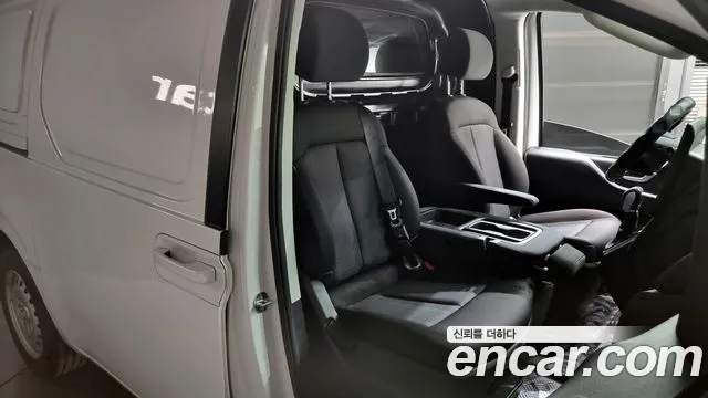 Hyundai Staria 2024 Белый из Кореи, фото 2