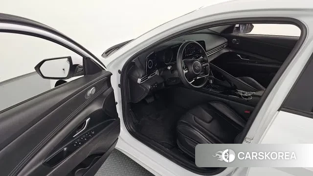 Hyundai Avante Hybrid (CN7) 2022 Белый из Кореи, фото 2