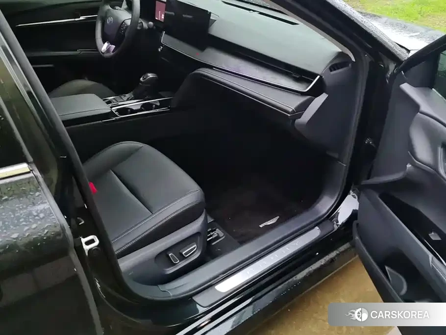 Toyota Camry 2026 Черный из Китая, фото 2
