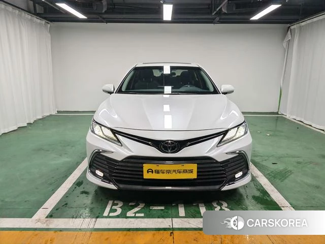 Toyota Camry 2021 Белый из Китая, фото 2