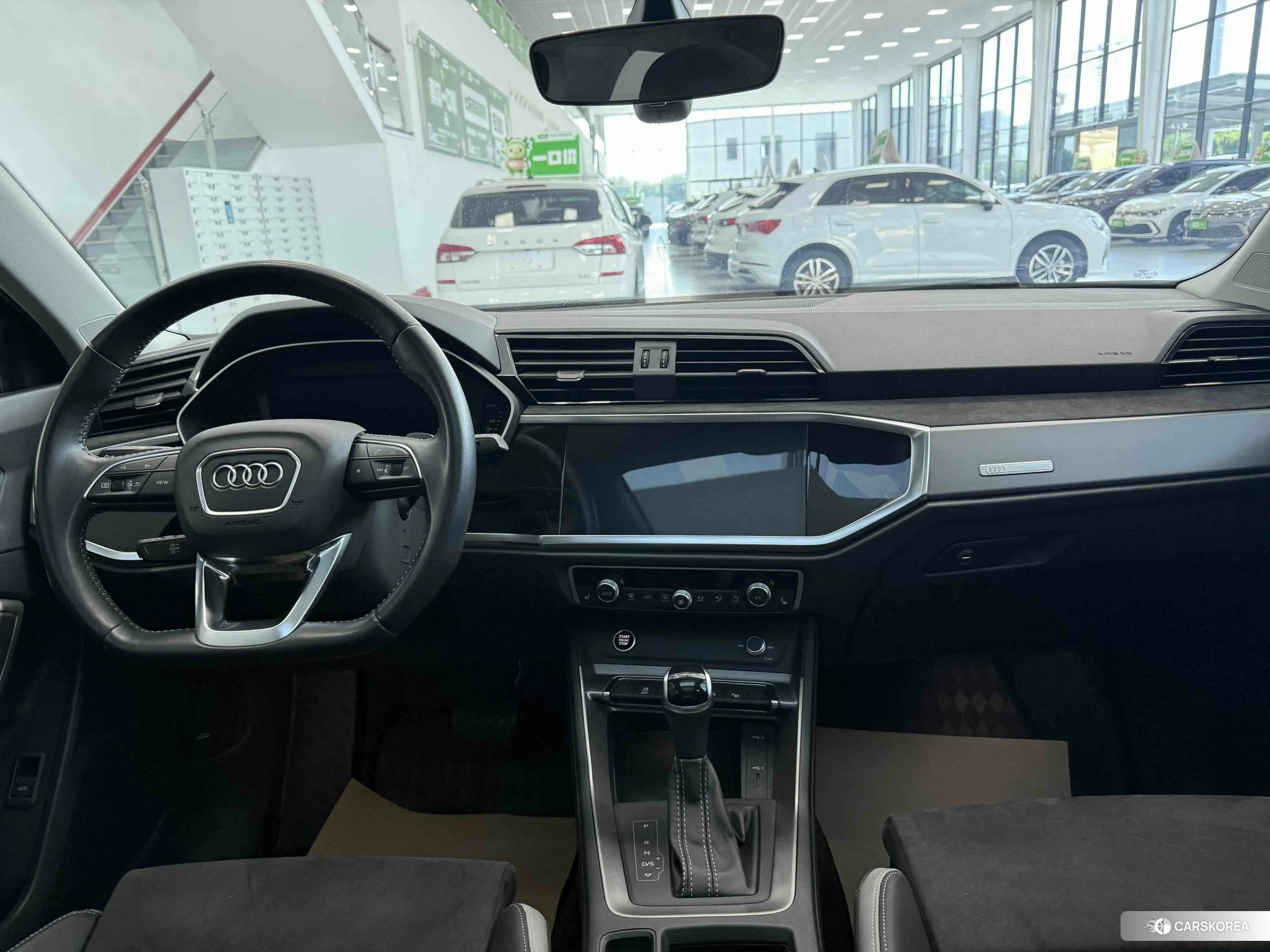 Audi Q3 2021 Темно-серый из Китая, фото 2