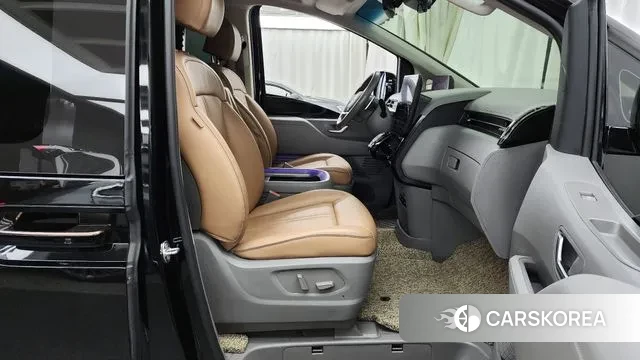 Hyundai Staria 2022 Черный из Кореи, фото 2