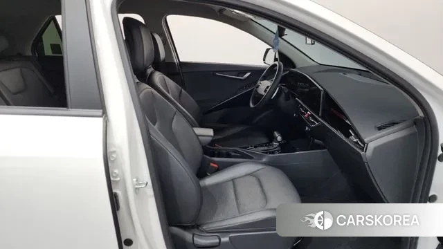 Kia Di Ol Nu Niro 2022 Белый из Кореи, фото 2