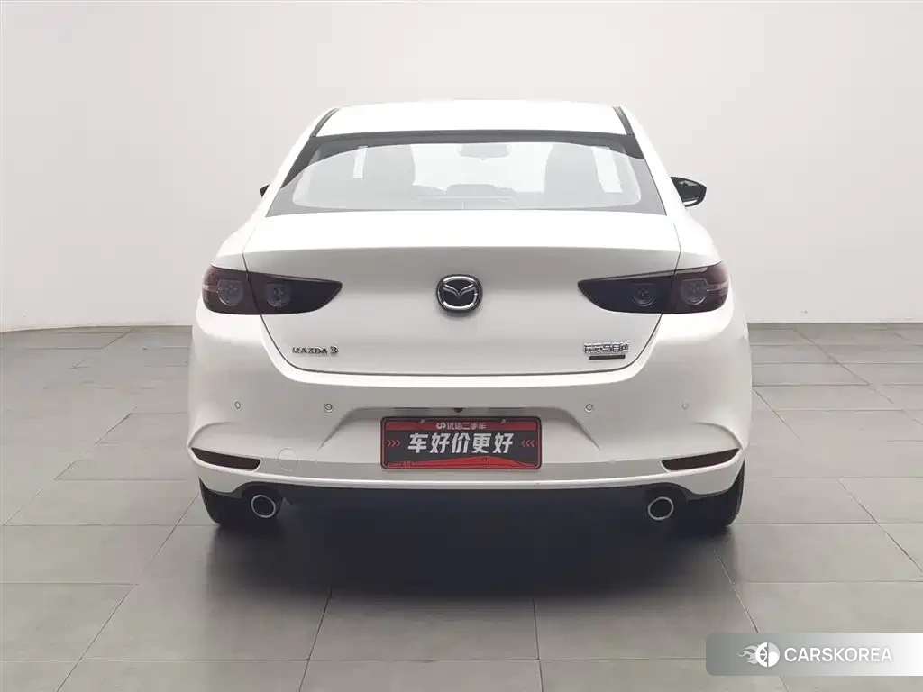 Mazda 3 2023 Белый из Китая, фото 2
