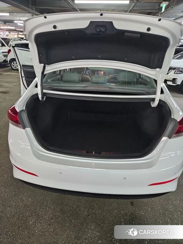 Hyundai Avante AD 2018 Белый из Кореи, фото 2