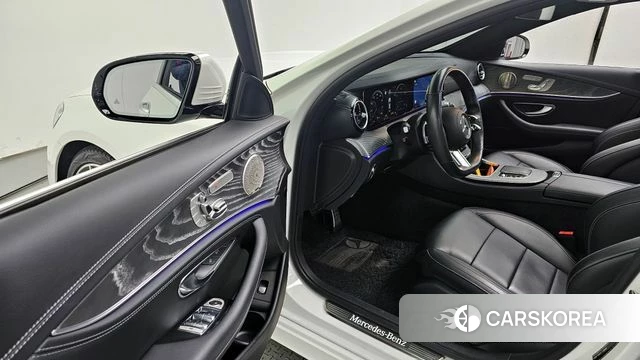 Mercedes-Benz E-Class W213 2021 Белый из Кореи, фото 2