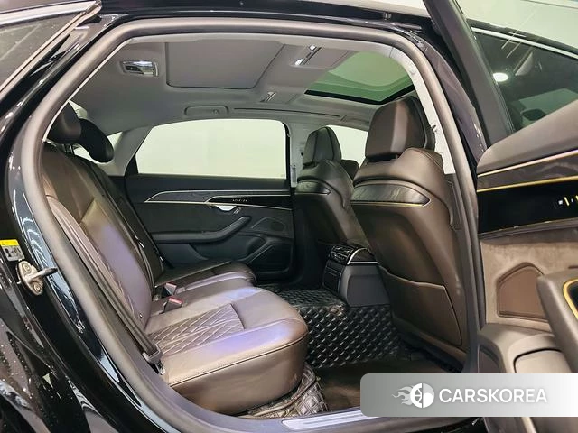Audi A8 2021 Черный из Китая, фото 2