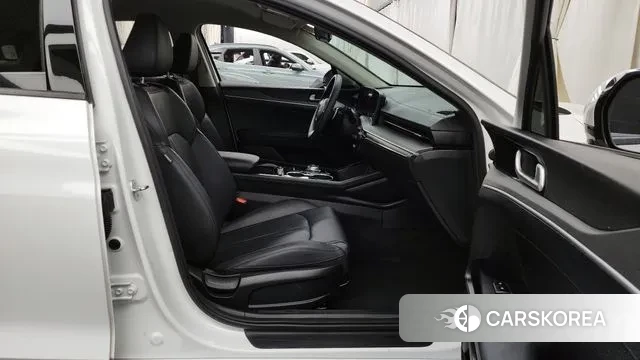 Kia The New K5 3rd generation 2024 Белый из Кореи, фото 2