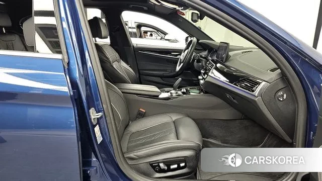 BMW 5 Series (G30) 2021 Синий из Кореи, фото 2