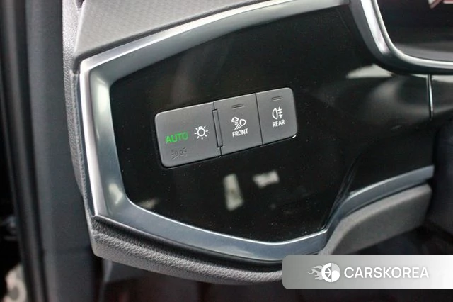Audi Q3 (F3) 2026 Черный из Кореи, фото 2
