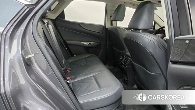 Lexus NX350h Second generation 2023 Серый из Кореи, фото 2
