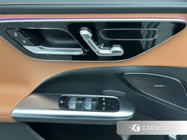 Mercedes-Benz Class C 2024 Белый из Китая, фото 2