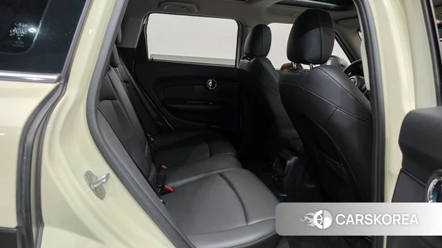 Mini Cooper Clubman 2019 Жемчужный цвет из Кореи, фото 2