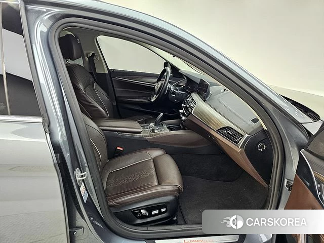 BMW 5 Series (G30) 2019 Серый из Кореи, фото 2