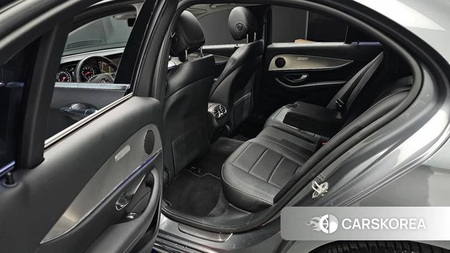 Mercedes-Benz E-Class W213 2018 Серый из Кореи, фото 2