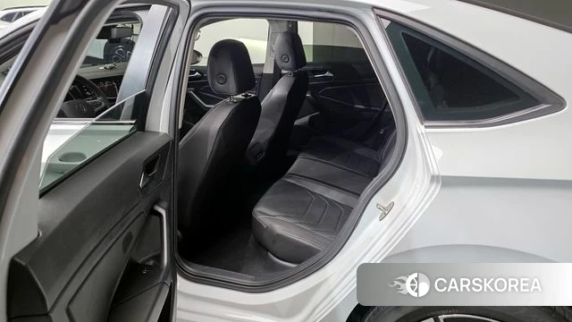 Volkswagen 7th Generation of Jetta 2022 Белый из Кореи, фото 2