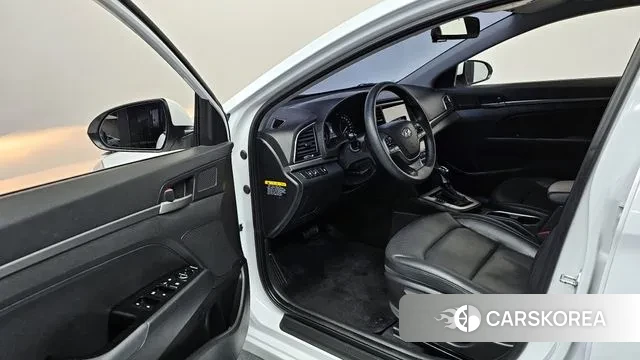 Hyundai Avante AD 2018 Белый из Кореи, фото 2