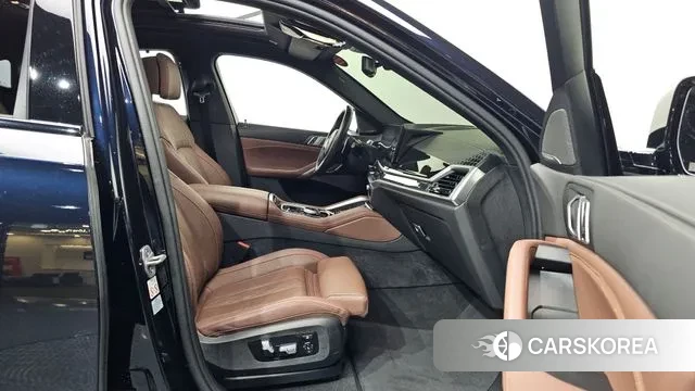 BMW X6 (G06) 2023 Черный из Кореи, фото 2