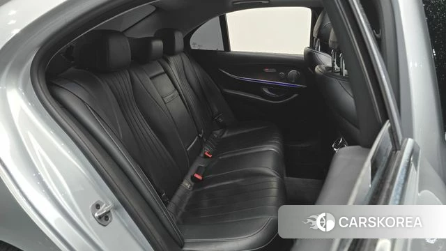 Mercedes-Benz E-Class W213 2018 Серебряный из Кореи, фото 2