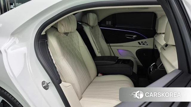 Bentley Flying Spur 3rd Generation 2023 Белый из Кореи, фото 2