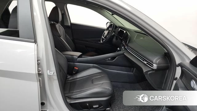 Hyundai The New Avante (CN7) 2025 Серебристо-серый из Кореи, фото 2