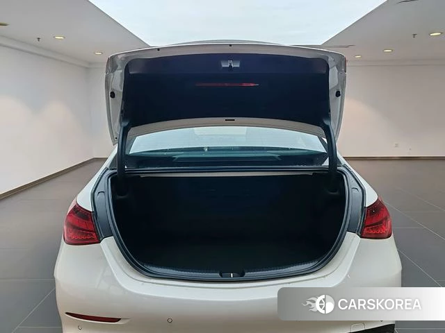 Mercedes-Benz Class C 2024 Белый из Китая, фото 2