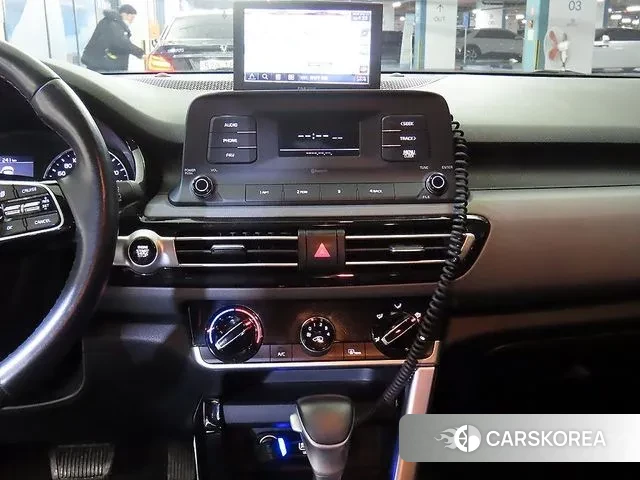 Kia Seltos 2022 Белый из Кореи, фото 2