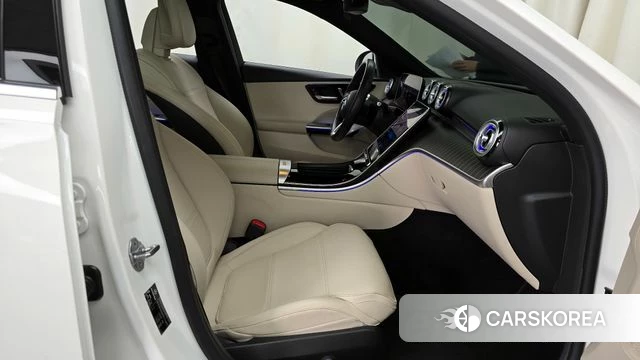 Mercedes-Benz C-Class W206 2023 Белый из Кореи, фото 2