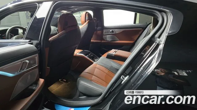 BMW 8 Series (G15) 2024 Черный из Кореи, фото 2