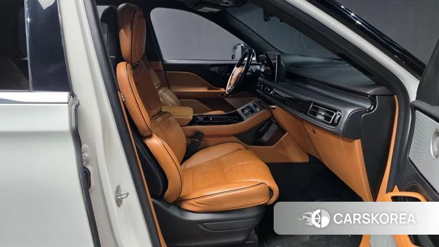 Lincoln Aviator 2nd generation 2022 Белый из Кореи, фото 2