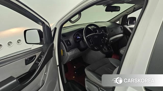 Hyundai The New Grand Starex 2018 Белый из Кореи, фото 2