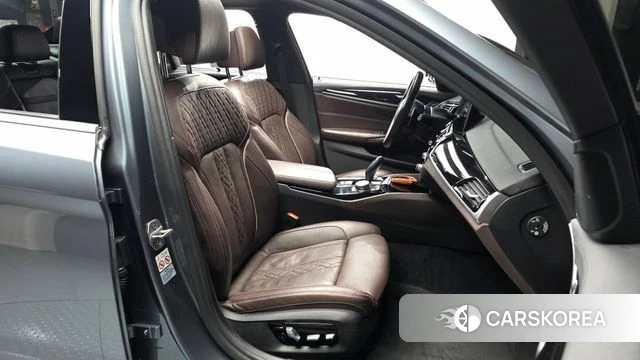 BMW 5 Series (G30) 2019 Серый из Кореи, фото 2