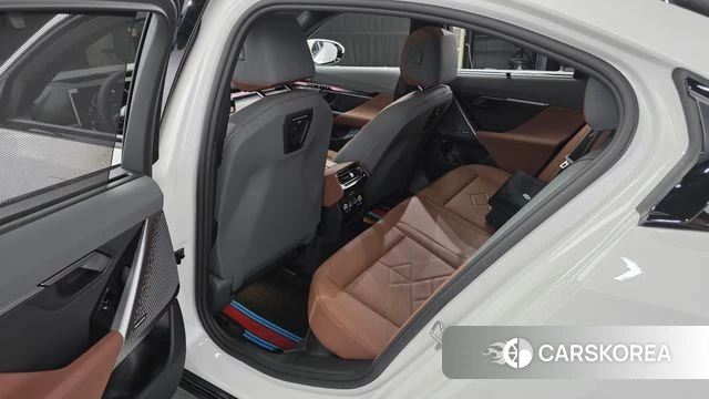 BMW 5 Series (G60) 2026 Белый из Кореи, фото 2