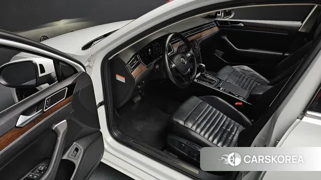 Volkswagen Passat GT (B8) 2018 Белый из Кореи, фото 2