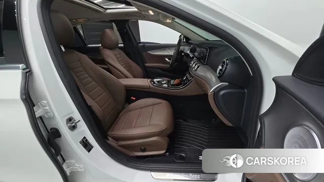 Mercedes-Benz E-Class W213 2020 Белый из Кореи, фото 2