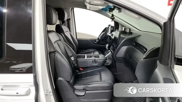 Hyundai Staria 2024 Белый из Кореи, фото 2