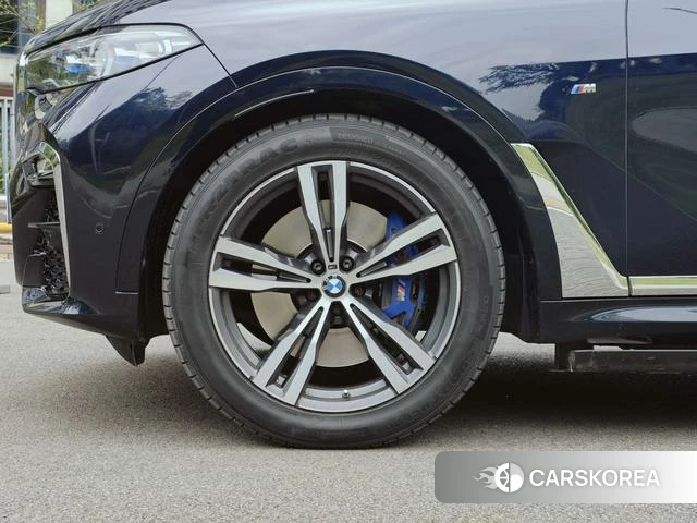 BMW X7 2021 Черный из Китая, фото 2