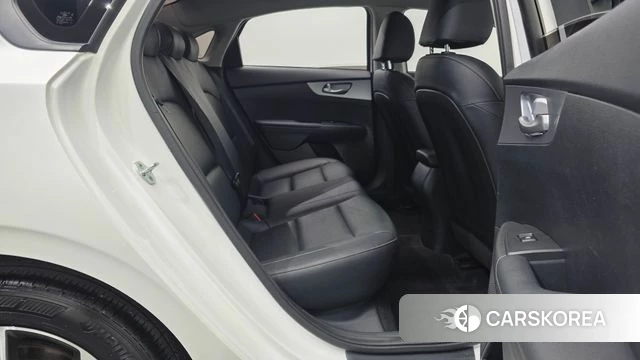 Kia The New K3 2nd generation 2022 Белый из Кореи, фото 2