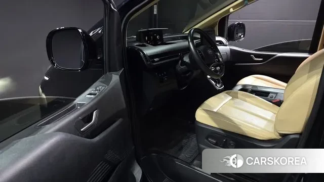 Hyundai Staria 2022 Черный из Кореи, фото 2