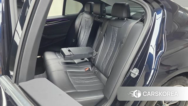 BMW 5 Series (G30) 2021 Черный из Кореи, фото 2