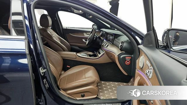 Mercedes-Benz E-Class W213 2020 Синий из Кореи, фото 2